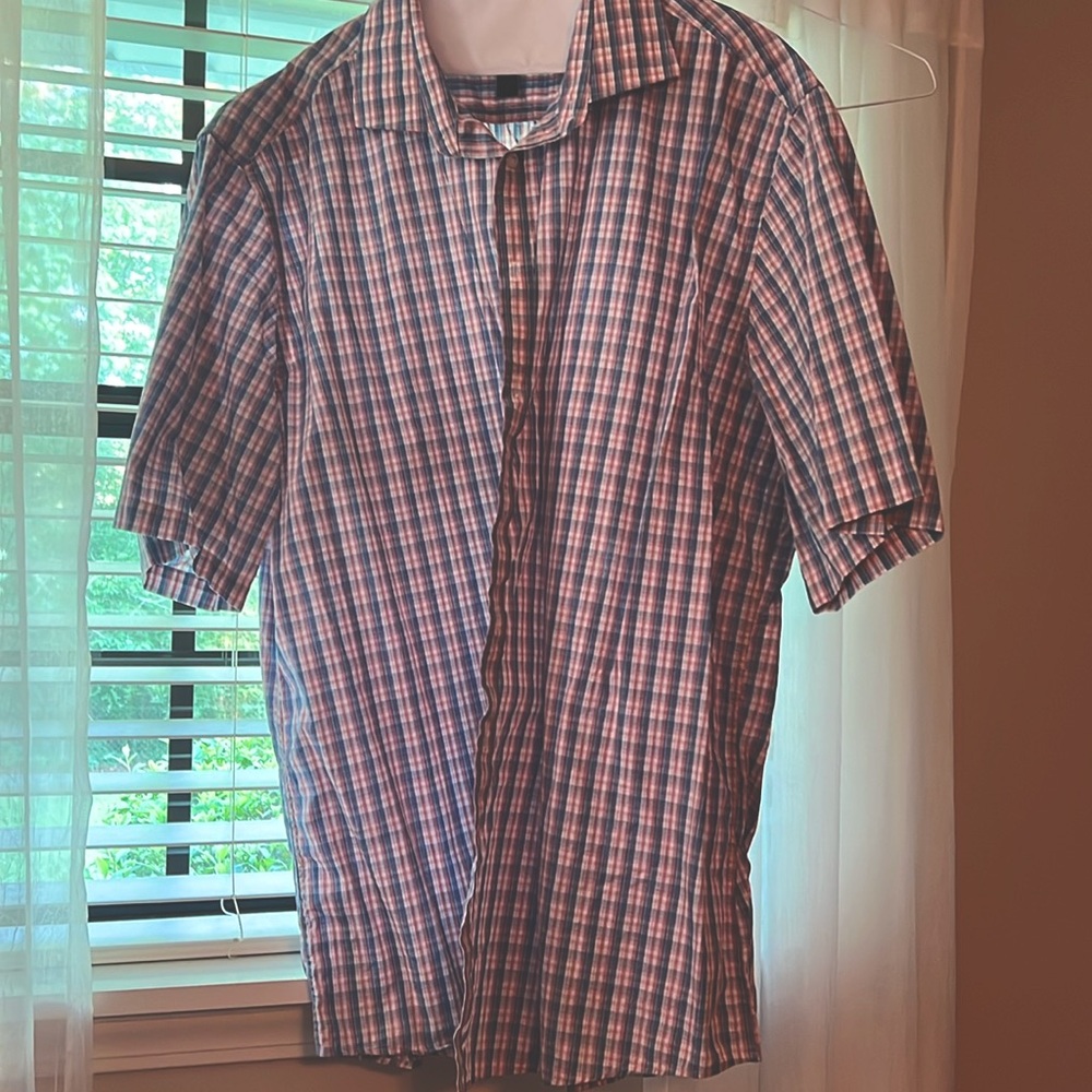 Jos A Bank short sleeve men’s button up casual dress shirt.  2XLT tall.